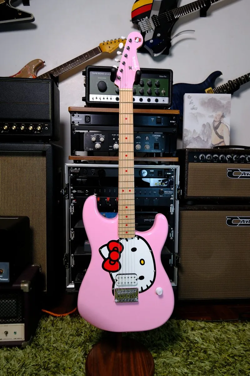 Squier Hello Kitty